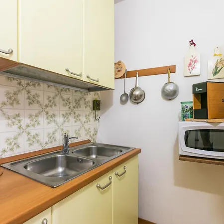 81 Passi By Interhome