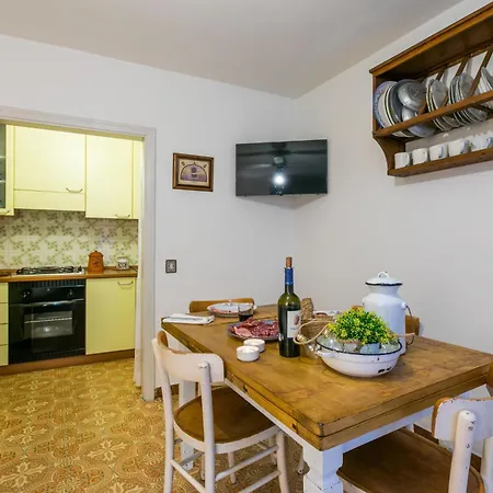 In Piazza By Interhome 公寓